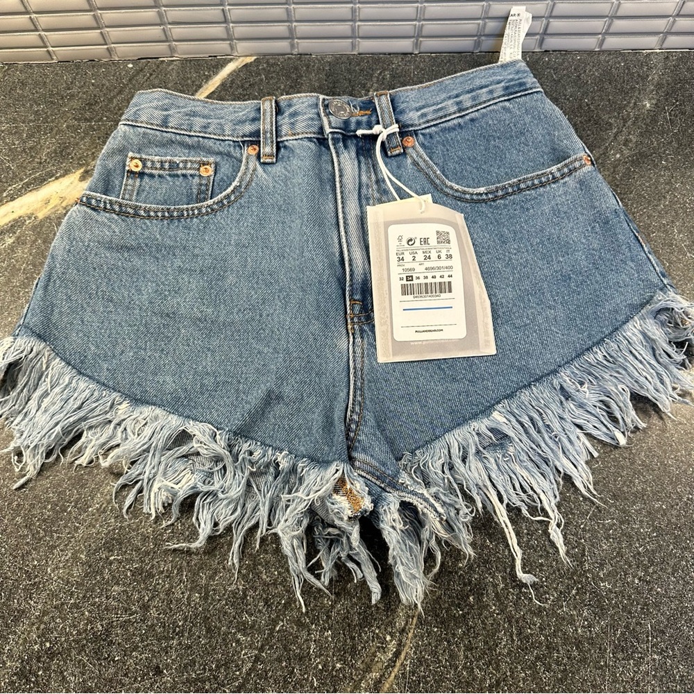 Pull&Bear Frayed Jean Shorts